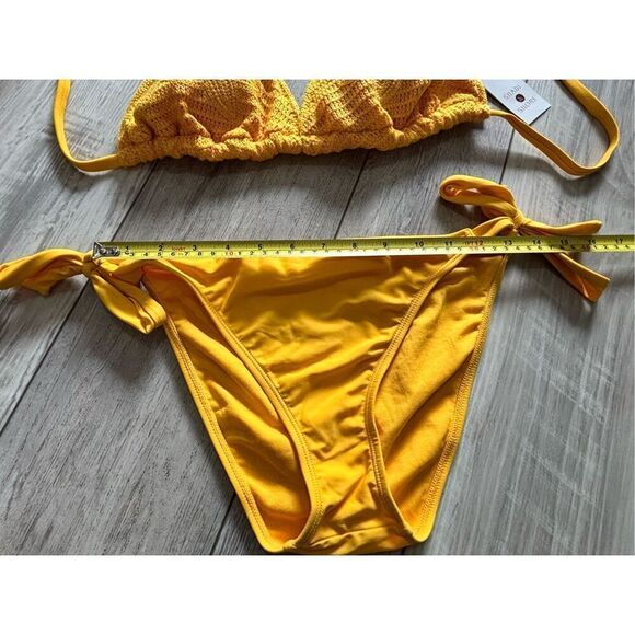 Target Shade & Shore two-piece bikini swimsuit size M/L - Picture 3 of 10